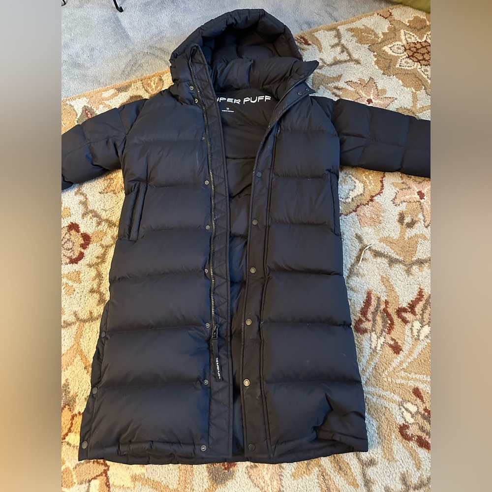 Aritzia TNA super puff size medium